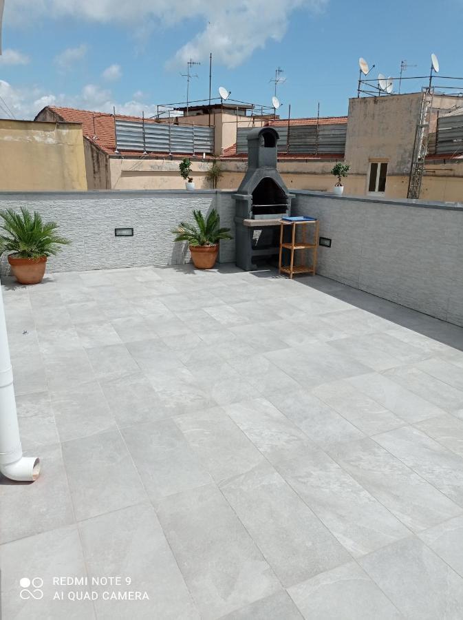 Апартаменты La Terrazza Del Corso Неаполь Экстерьер фото